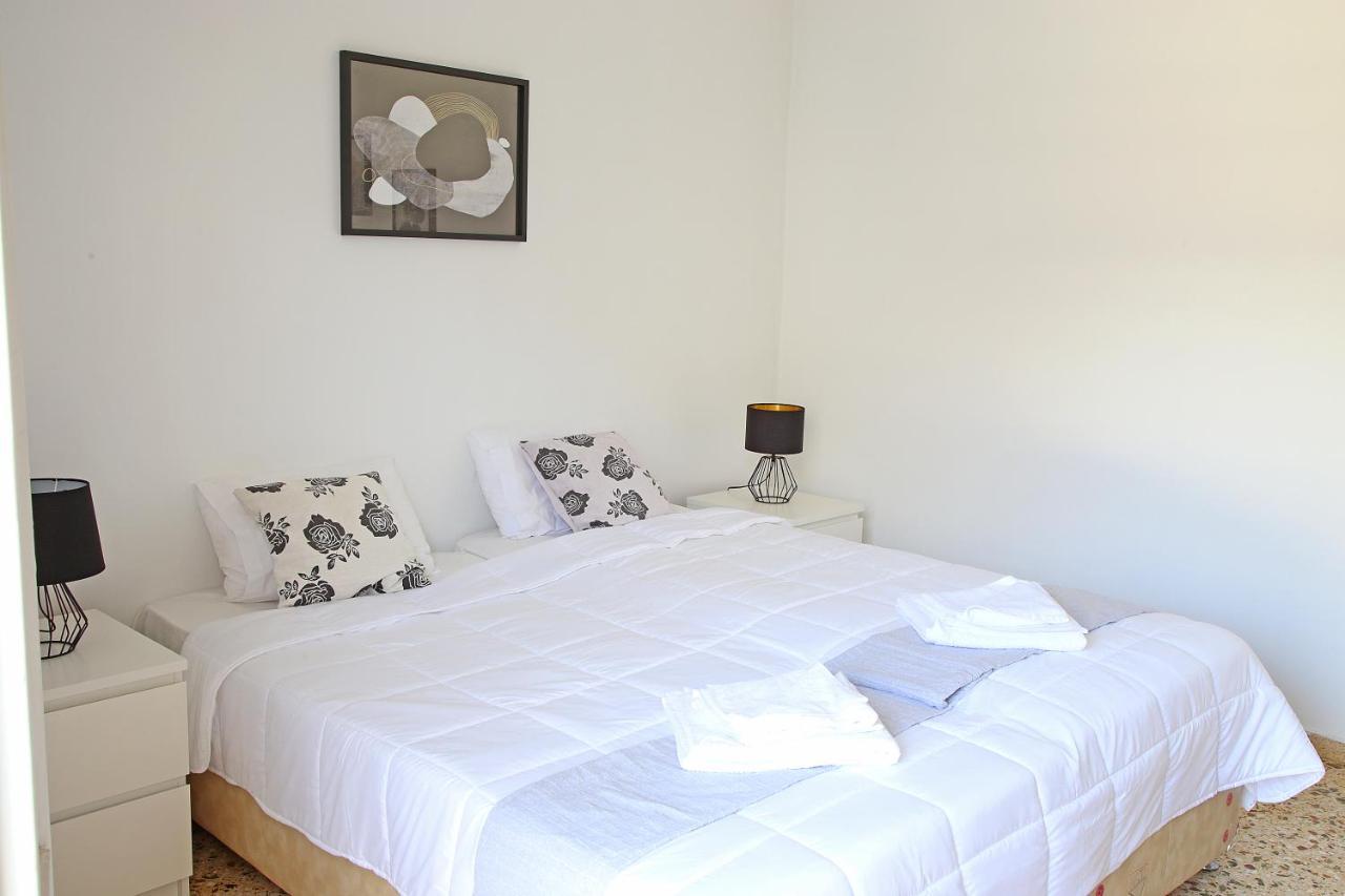 Renata Room By The Sea Near Airport Artemida  Luaran gambar